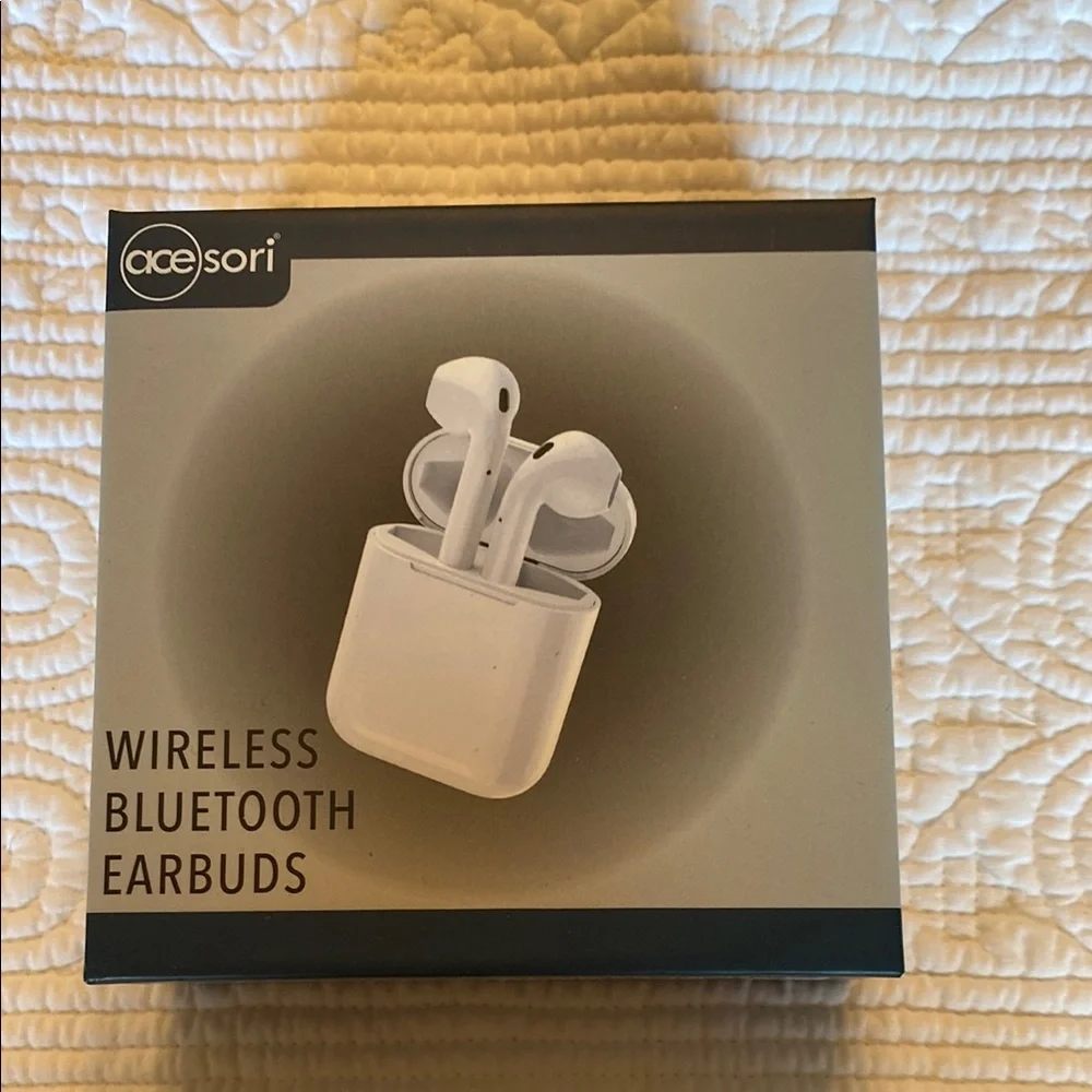 White Wireless Bluetooth Earbuds